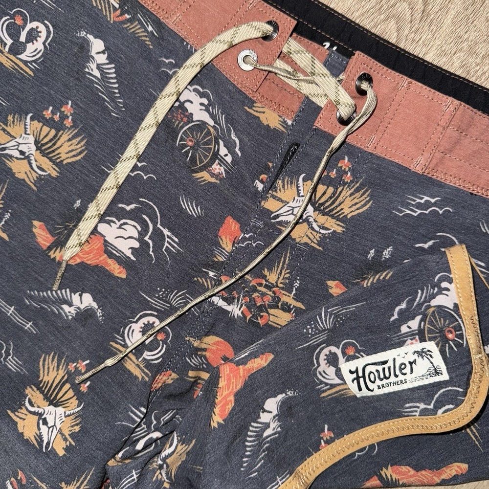 Howler Brothers Bruja Stretch Caracara Country Board Shorts Mens 30 Western 7.5"